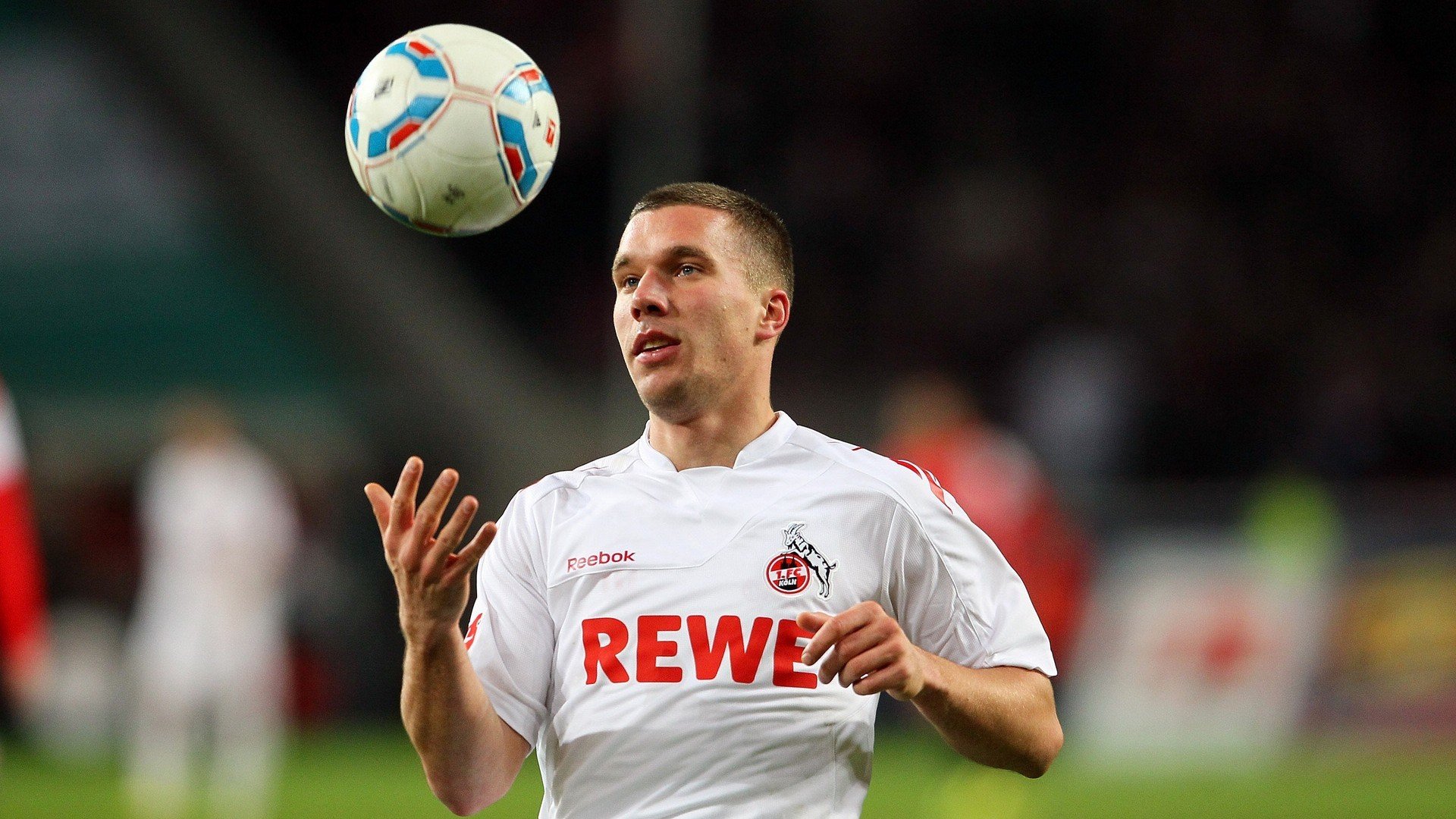 米兰体育APP在线-“新都兴城垒球赛：选手全力拼搏，谁将捧起金牌？”