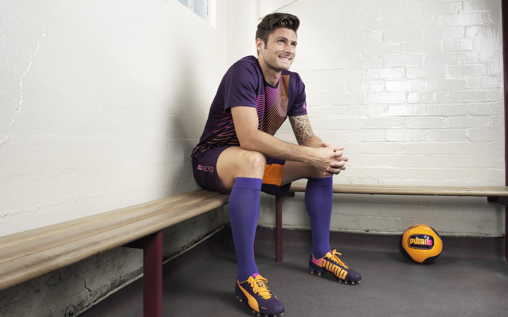 米兰体育官方网站入口-奥运村社交区设立文化交流展位吸引选手，奥运村居住区对话